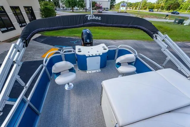 Slide: The Image of Tahoe GT Fish Rear 23' 2019 - 14