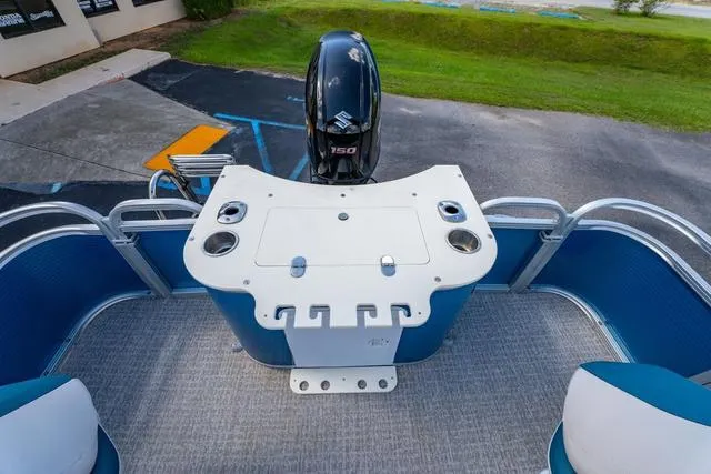 Slide: The Image of Tahoe GT Fish Rear 23' 2019 - 15