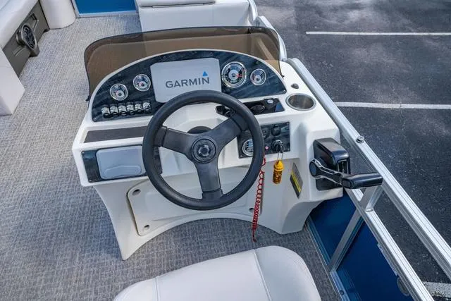 Slide: The Image of Tahoe GT Fish Rear 23' 2019 - 17