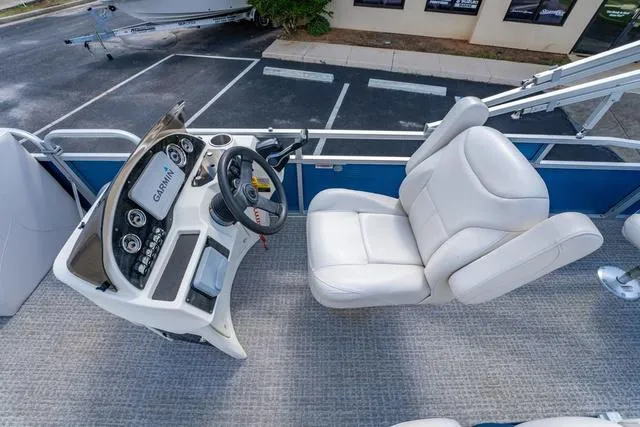 Slide: The Image of Tahoe GT Fish Rear 23' 2019 - 18