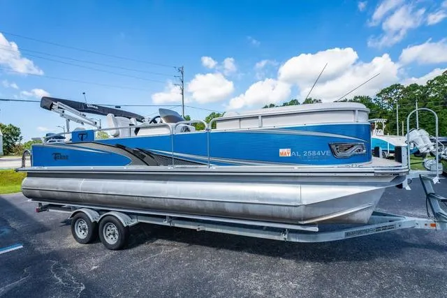 Slide: The Image of Tahoe GT Fish Rear 23' 2019 - 6