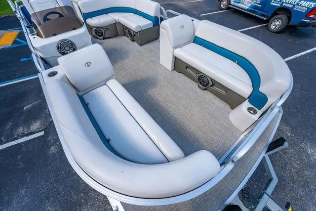 Slide: The Image of Tahoe GT Fish Rear 23' 2019 - 8