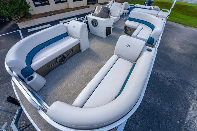 Slide: The Image of Tahoe GT Fish Rear 23' 2019 - 9