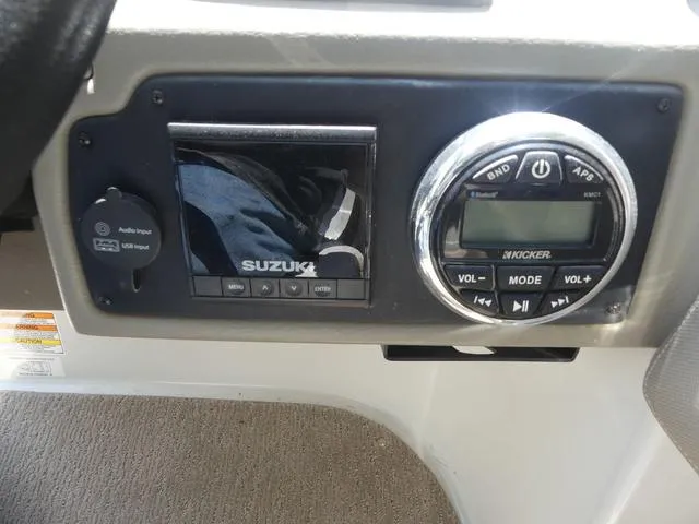 Slide: The Image of Crownline Boats Eclipse E205 XS 2019 - 12