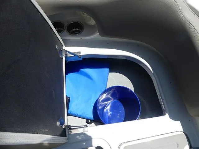 Slide: The Image of Crownline Boats Eclipse E205 XS 2019 - 19