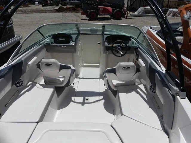 Slide: The Image of Chaparral 23 SSi OB 2021 - 6