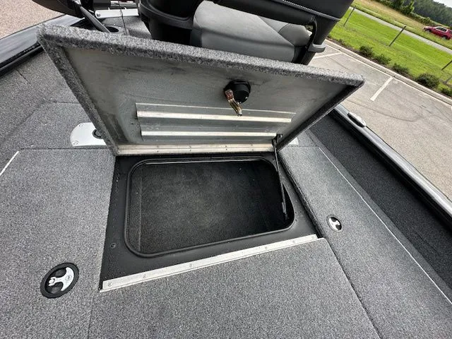 Slide: The Image of Tracker PRO TEAM 175 TF W/75 HP 2025 - 14