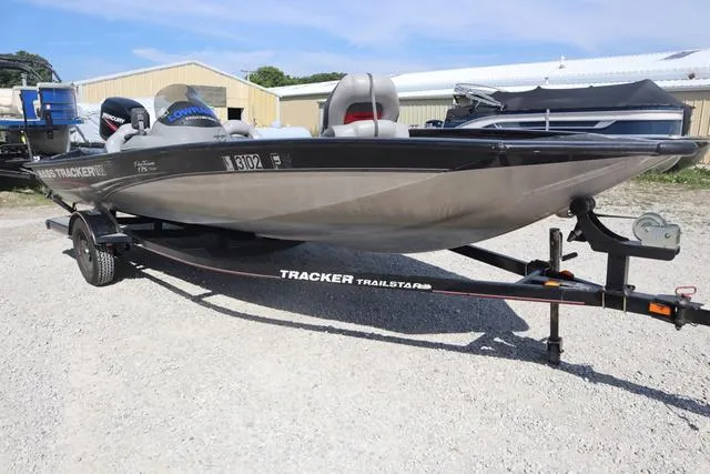 Slide: The Image of Tracker Pro Team 175 TXW 2008 - 5