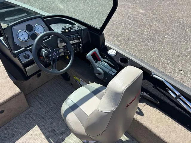 Slide: The Image of Alumacraft Competitor 185 2019 - 3