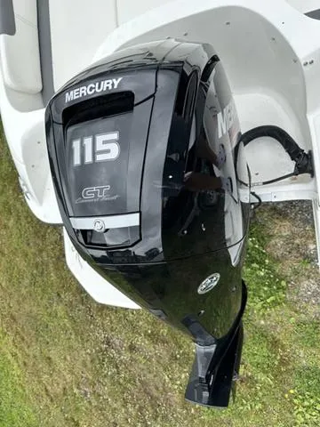 Slide: The Image of Bayliner Element E18 2025 - 4