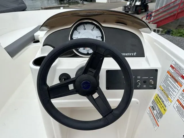 Slide: The Image of Bayliner Element E18 2025 - 9