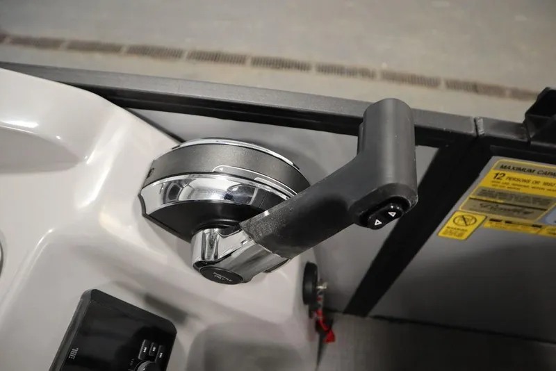 Slide: The Image of Throttle control of 2025 Bentley Pontoons 223 Bolt Tri-Toon boat. - 24