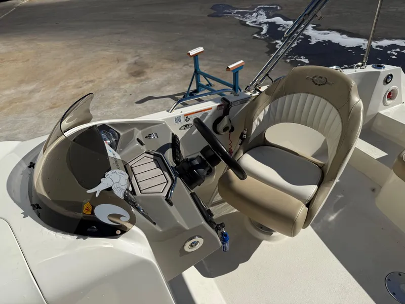 Slide: The Image of Stingray 212SC 2019 - 13