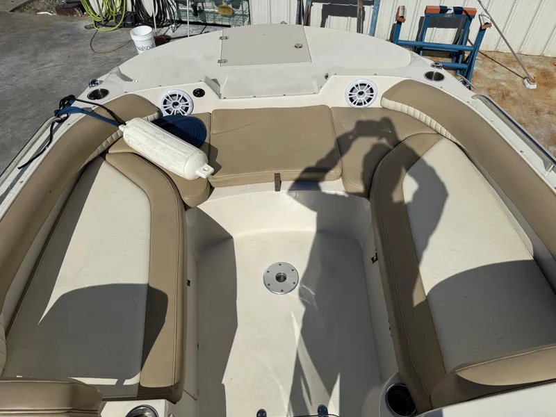 Slide: The Image of Stingray 212SC 2019 - 9