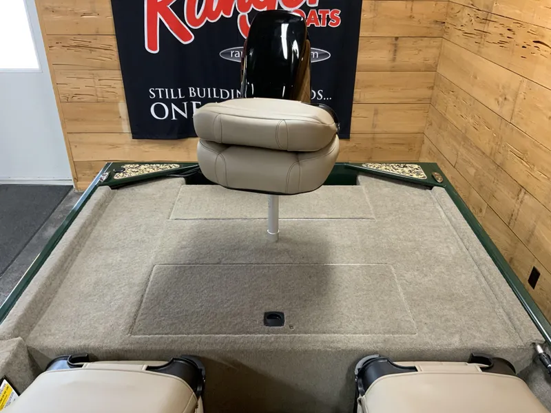 Slide: The Image of Tracker Bass Tracker Classic Limited 2025 - 4