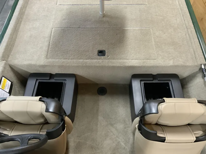 Slide: The Image of Tracker Bass Tracker Classic Limited 2025 - 6