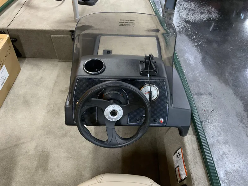 Slide: The Image of Tracker Bass Tracker Classic Limited 2025 - 8