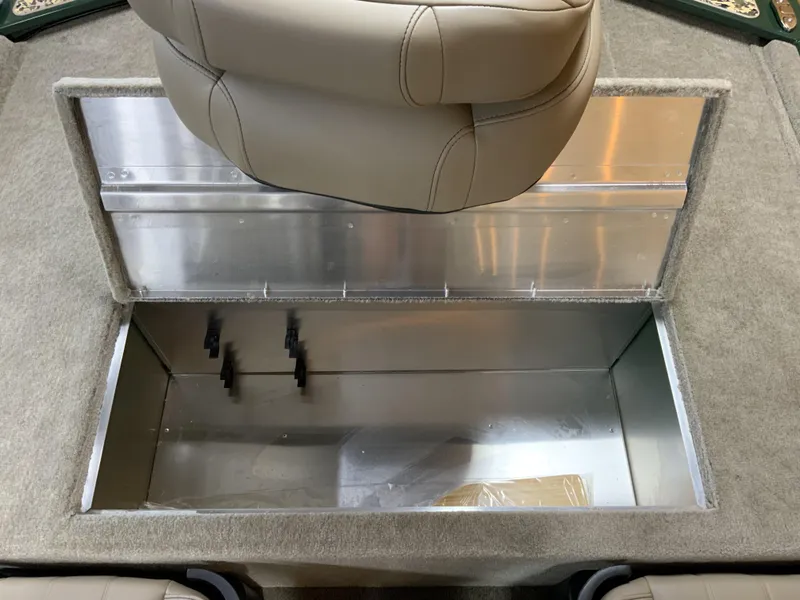 Slide: The Image of Tracker Bass Tracker Classic Limited 2025 - 9