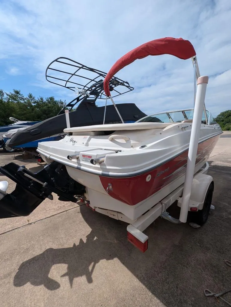 Slide: The Image of Sea Ray 180 Sport 2005 - 12