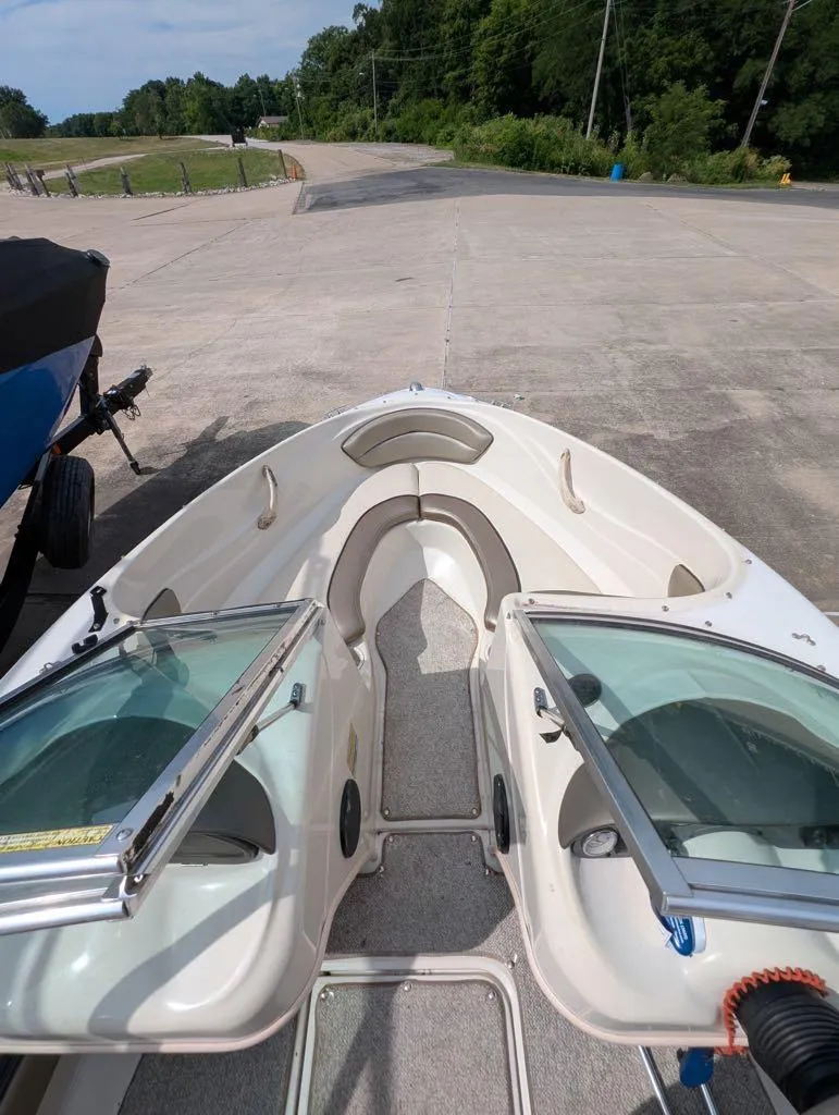 Slide: The Image of Sea Ray 180 Sport 2005 - 17