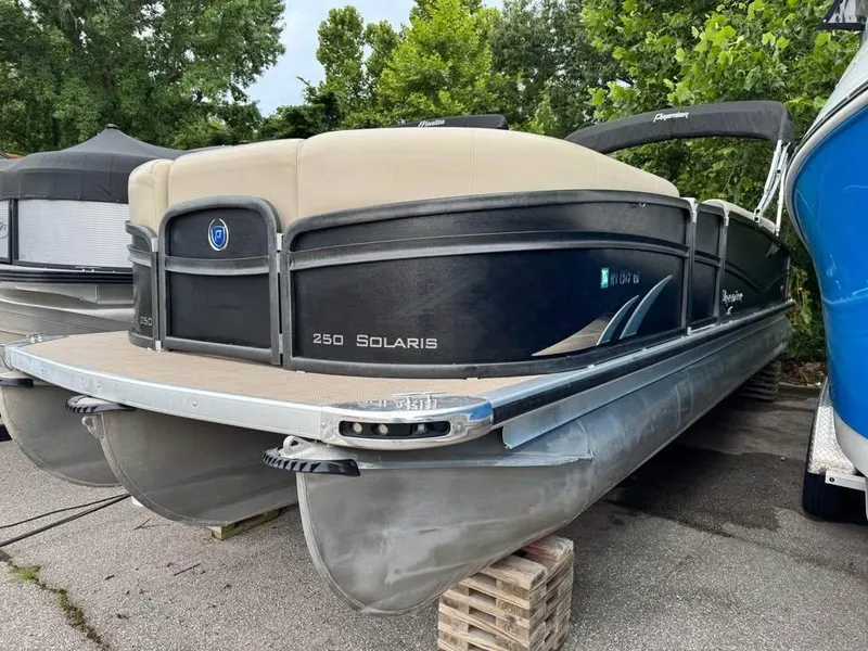 Slide: The Image of Premier 250 Solaris RF 2016 - 3