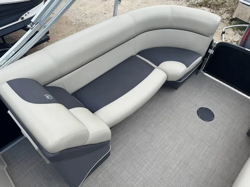 Slide: The Image of Premier 250 Solaris RF 2016 - 4