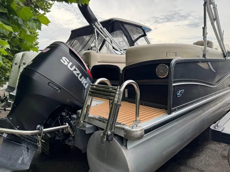 Slide: The Image of Premier 250 Solaris RF 2016 - 6