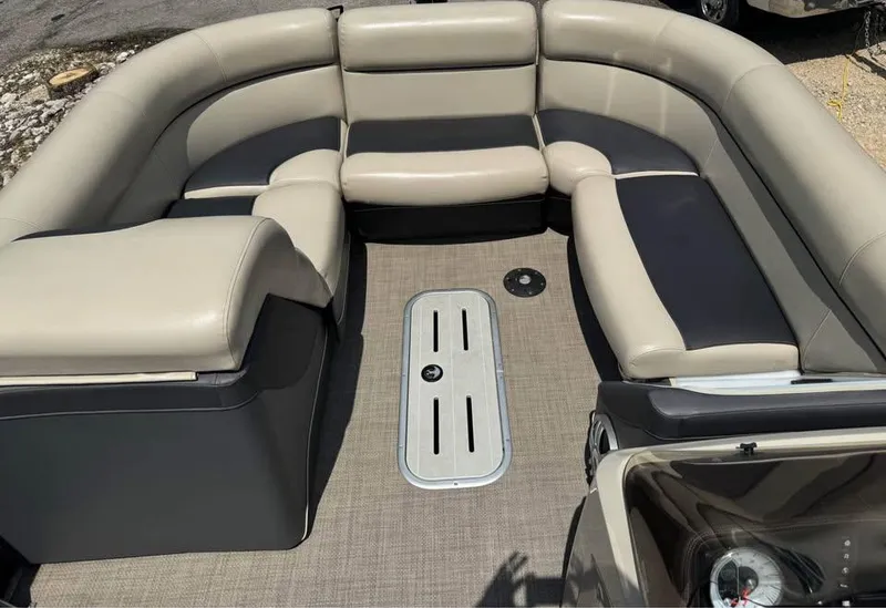 Slide: The Image of Premier 250 Solaris RF 2016 - 9