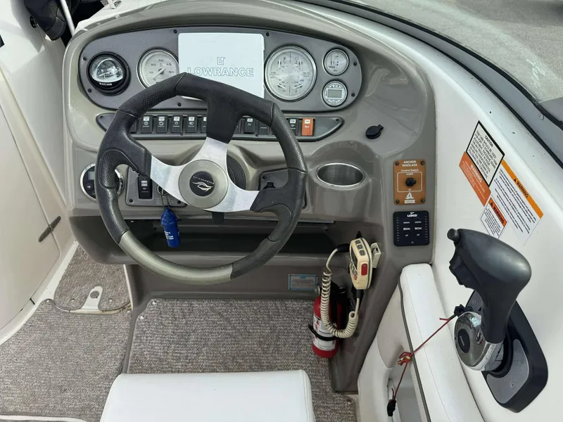 Slide: The Image of Rinker 296 Captiva Bowrider 2008 - 3