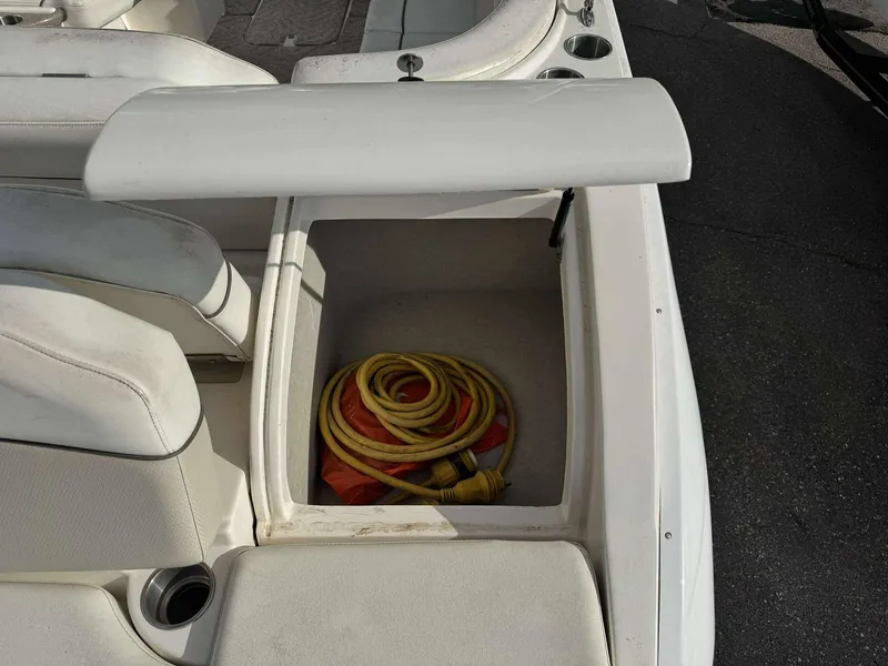 Slide: The Image of Rinker 296 Captiva Bowrider 2008 - 9