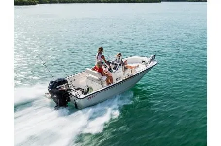 Slide: The Image of Boston Whaler 170 Montauk 2024 - 11