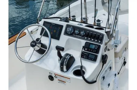 Slide: The Image of Boston Whaler 170 Montauk 2024 - 12