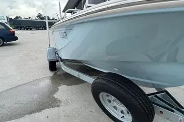 Slide: The Image of Boston Whaler 170 Montauk 2024 - 15