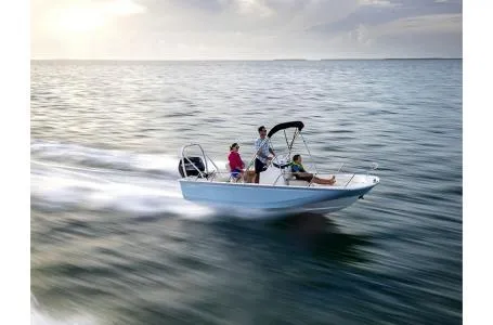 Slide: The Image of Boston Whaler 170 Montauk 2024 - 3