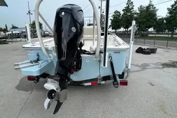 Slide: The Image of Boston Whaler 170 Montauk 2024 - 8