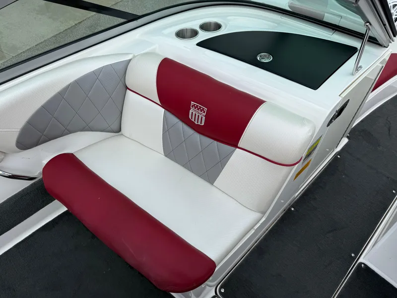 Slide: The Image of MasterCraft X14 2010 - 13