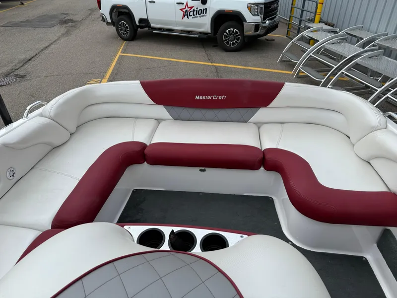 Slide: The Image of MasterCraft X14 2010 - 15