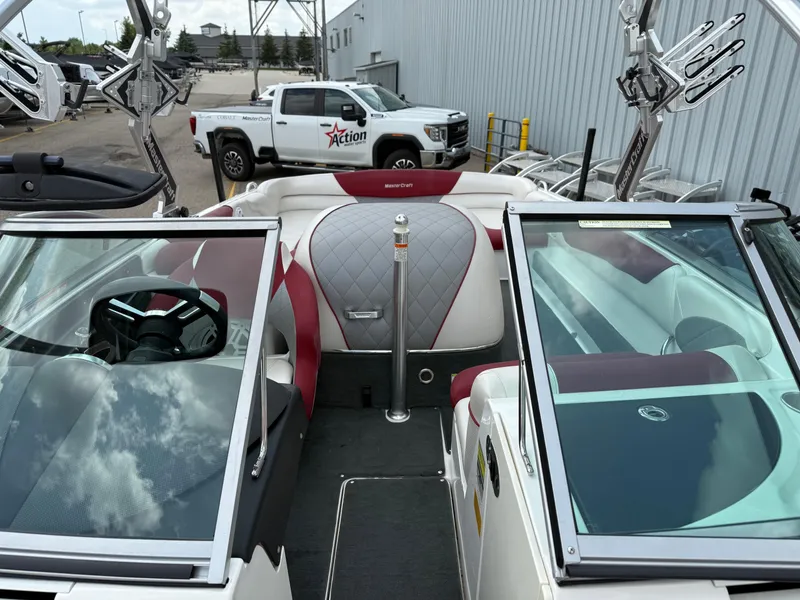 Slide: The Image of MasterCraft X14 2010 - 16