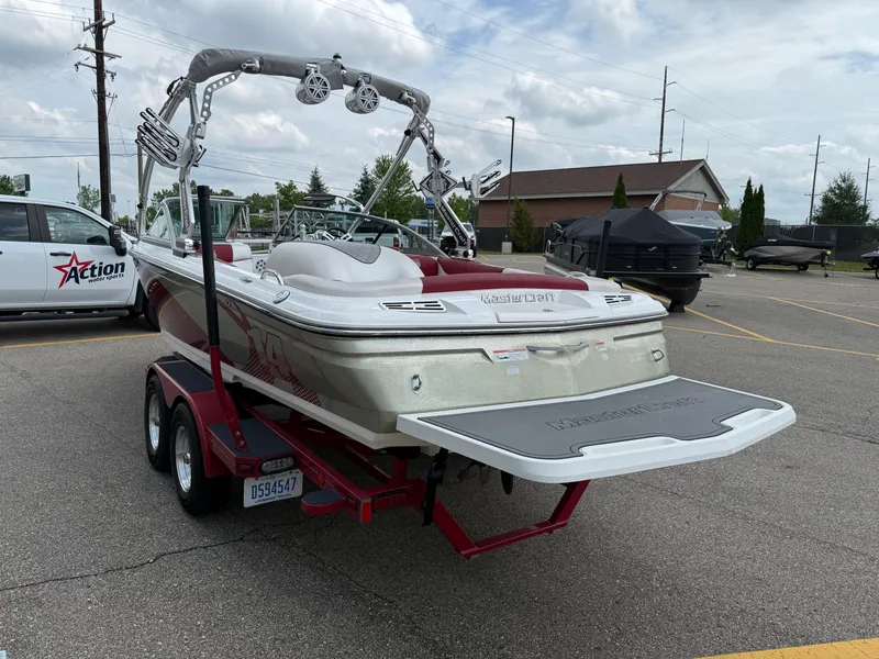 Slide: The Image of MasterCraft X14 2010 - 4