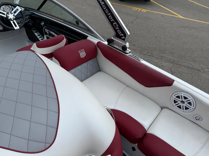 Slide: The Image of MasterCraft X14 2010 - 7