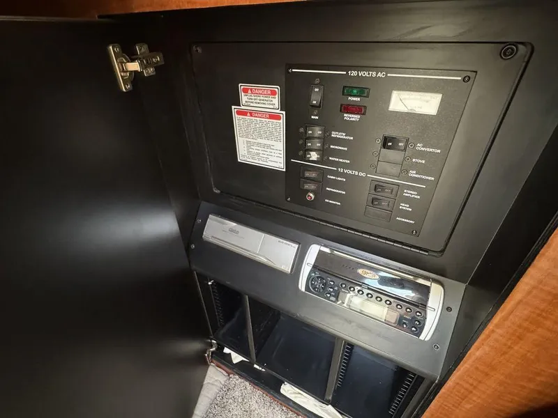 Slide: The Image of Sea Ray Sundancer 280 2002 - 24