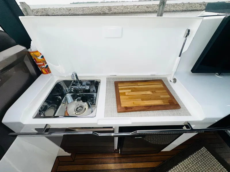 Slide: The Image of Galeon 445HTS 2017 - 27