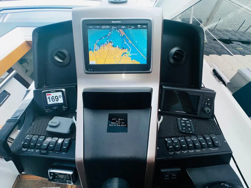 Slide: The Image of Galeon 445HTS 2017 - 30