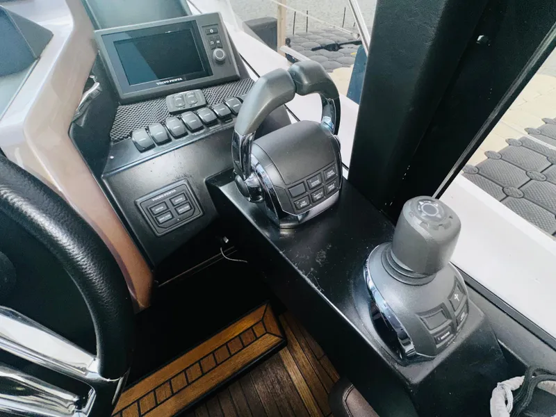 Slide: The Image of Galeon 445HTS 2017 - 31