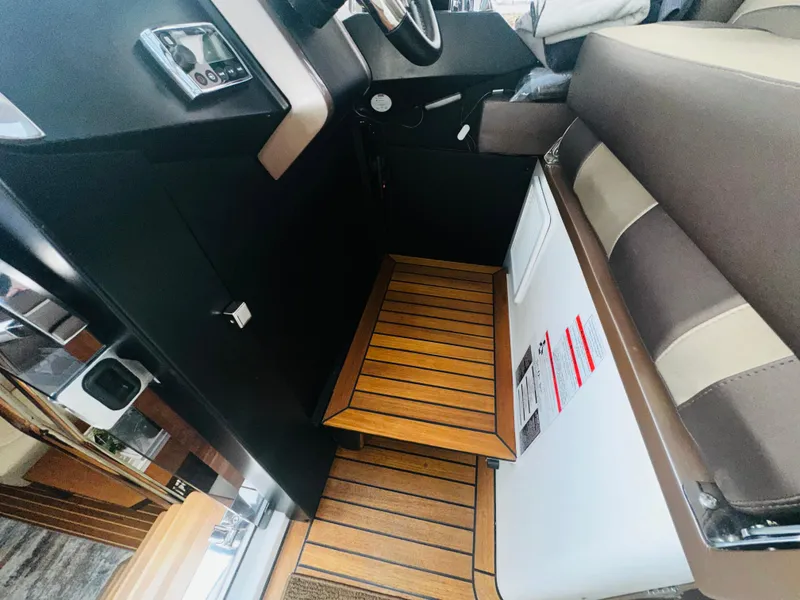 Slide: The Image of Galeon 445HTS 2017 - 36