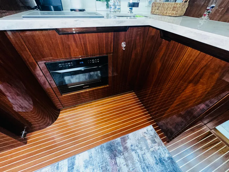 Slide: The Image of Galeon 445HTS 2017 - 43