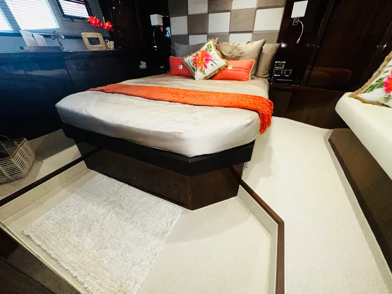 Slide: The Image of Galeon 445HTS 2017 - 45