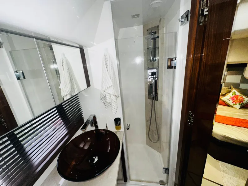 Slide: The Image of Galeon 445HTS 2017 - 51