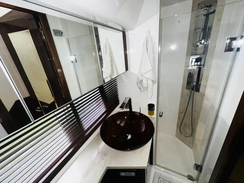 Slide: The Image of Galeon 445HTS 2017 - 52