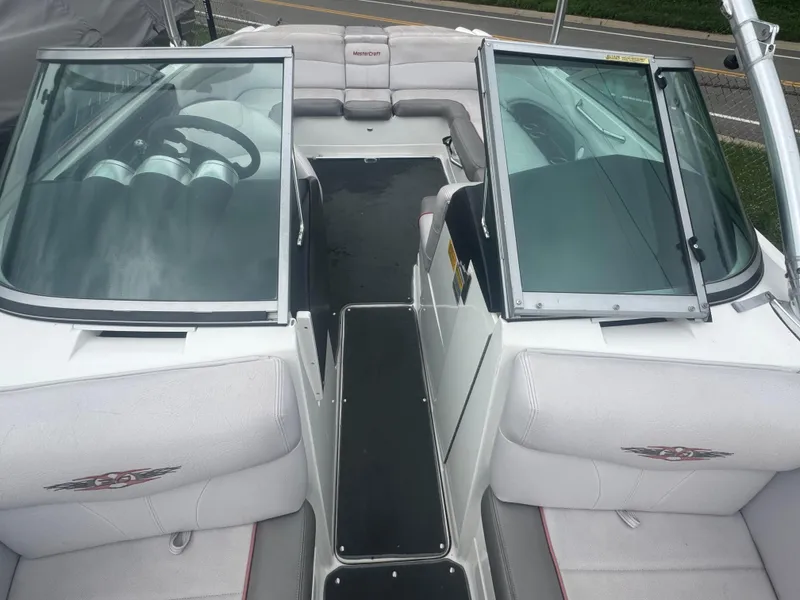 Slide: The Image of MasterCraft X30 2006 - 8